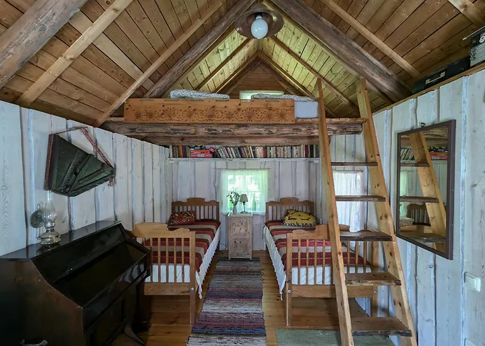 Charming Garden House By The River Lodge *